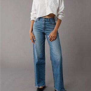 AE Strigid Curvy Super High-Waisted Baggy Straight Jean